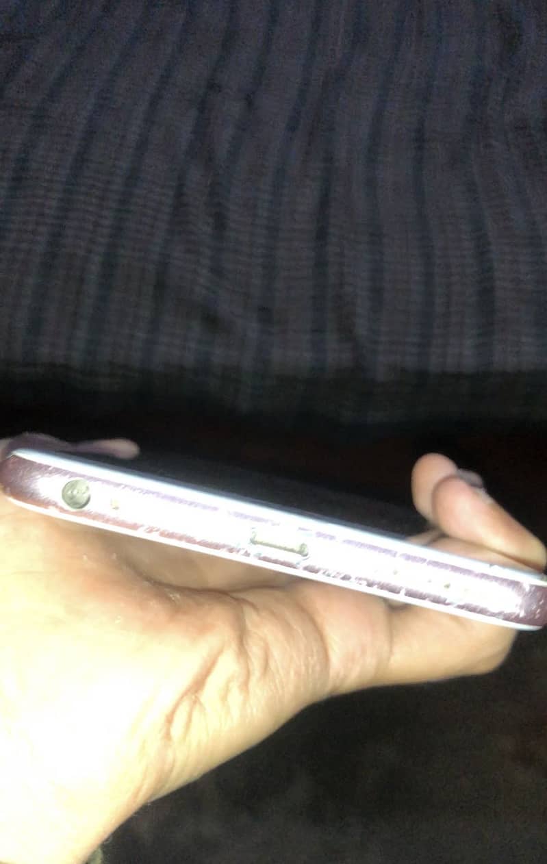 Apple iPhone 6 Plus 0