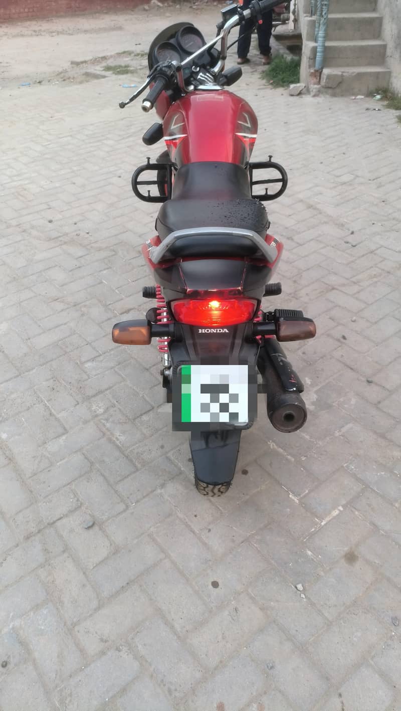 ہنڈا125CBF 1