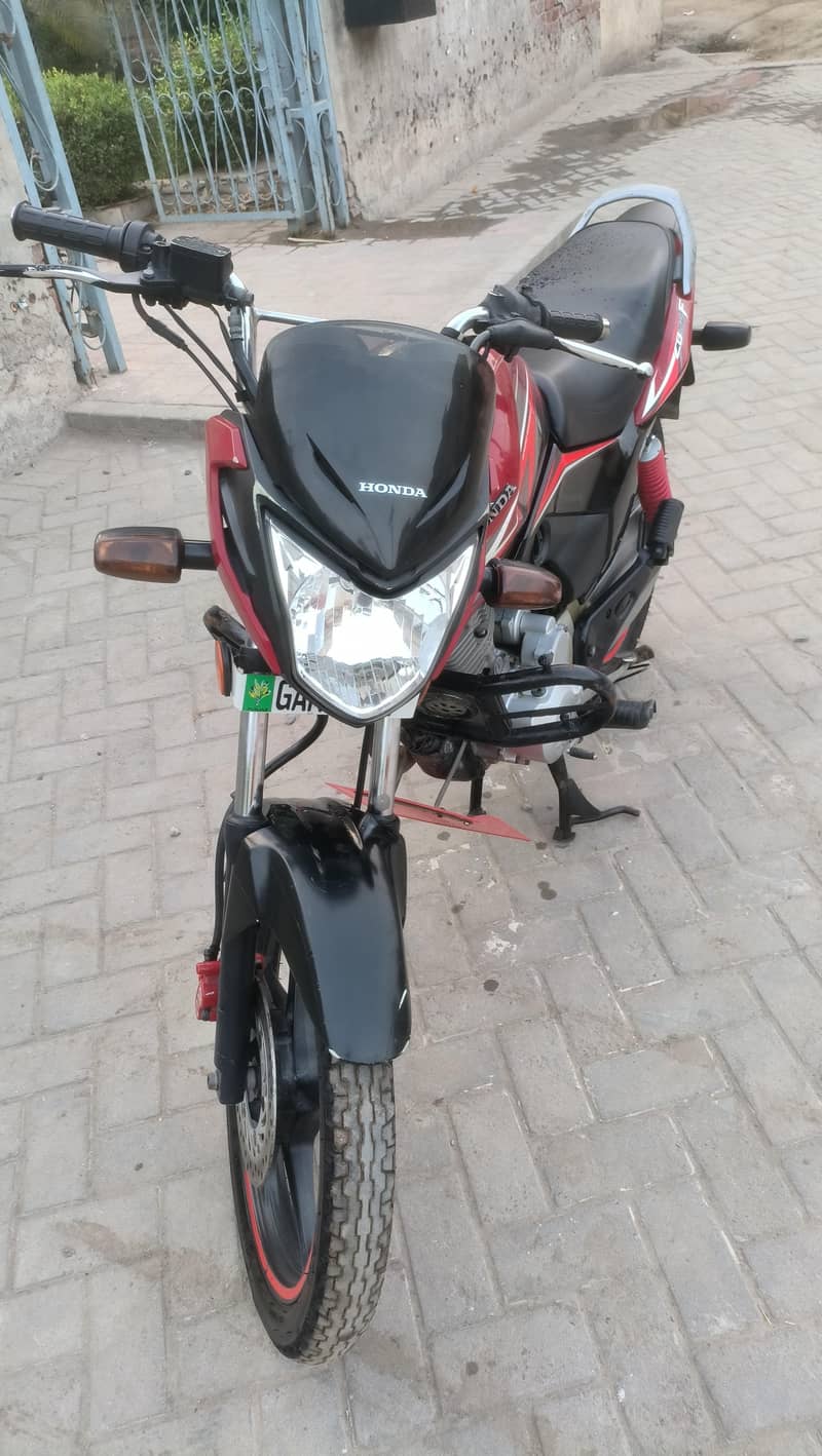 ہنڈا125CBF 4
