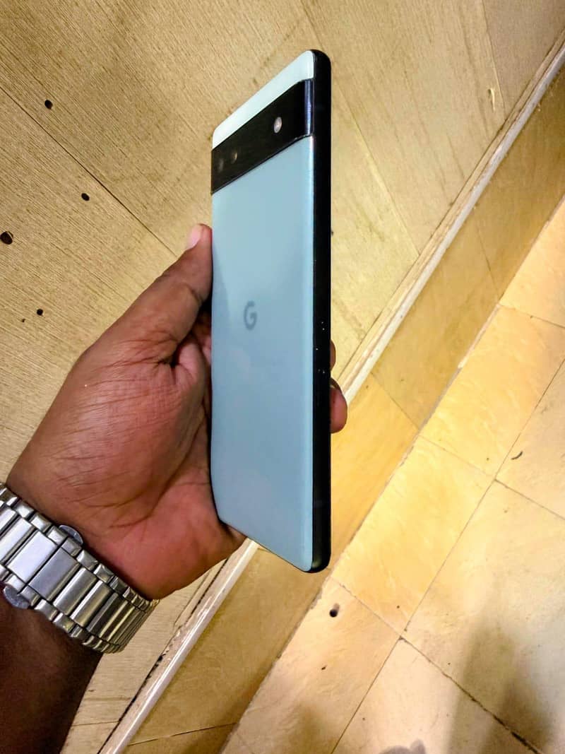 Google Pixel 6a 1