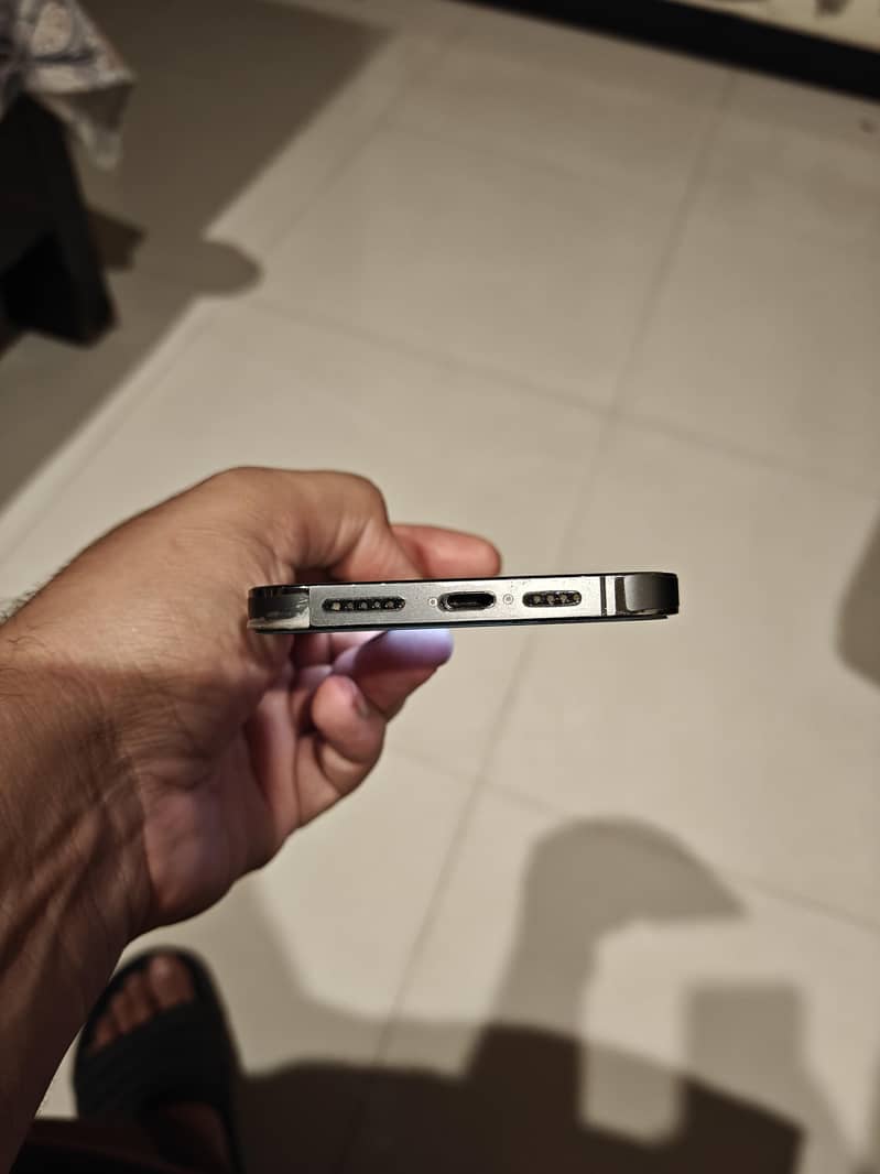 Apple iPhone 13 Pro Max 4