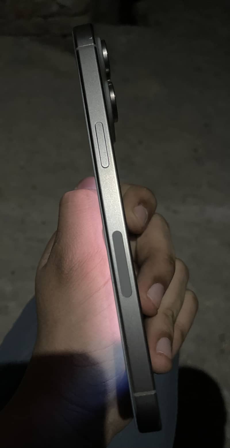 iphone 15 pro max 2