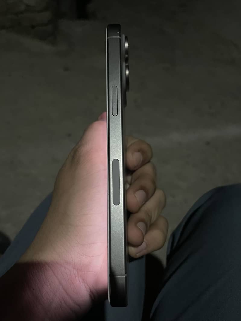 iphone 15 pro max 3