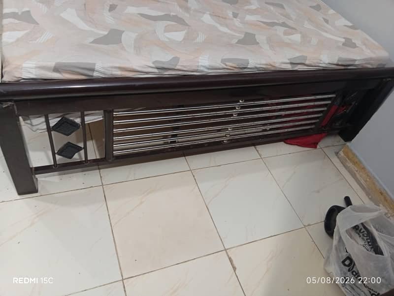 iron bed 2