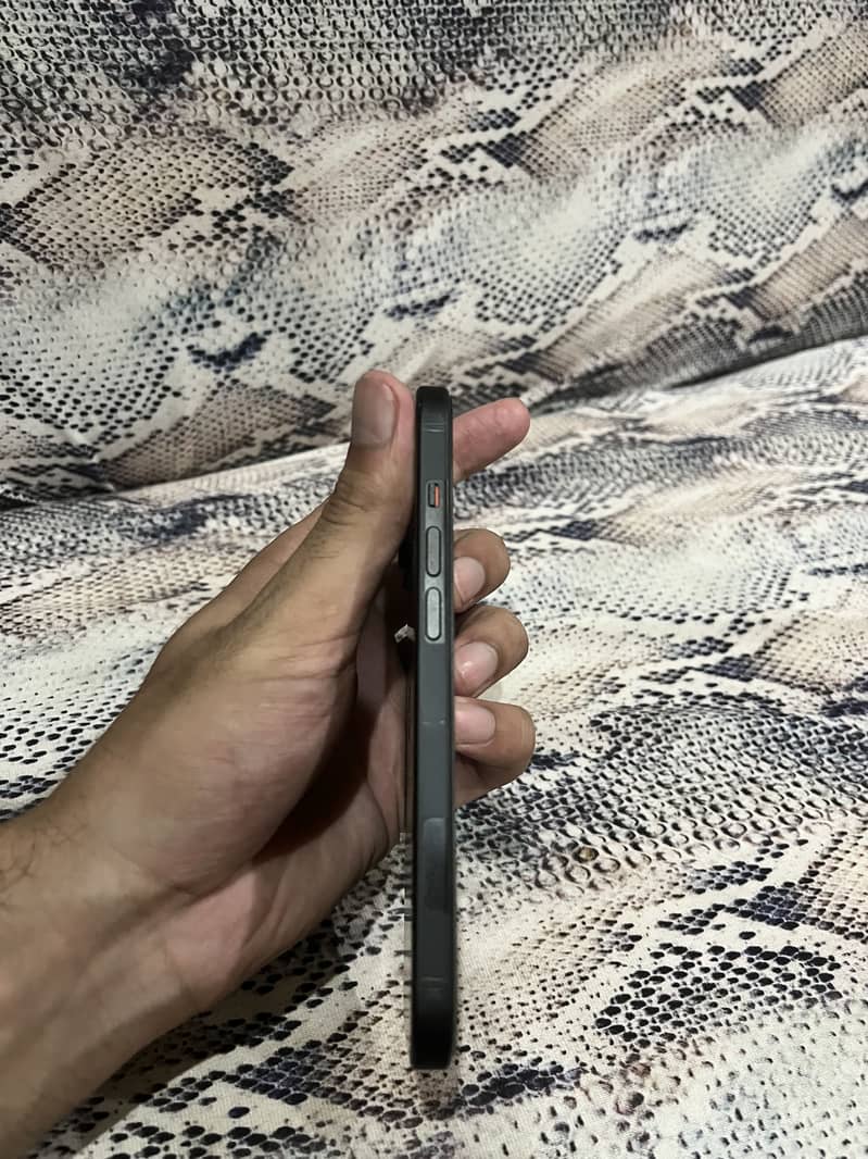 Apple iPhone 15 2
