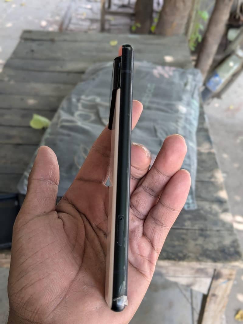 Google Pixel 6 4