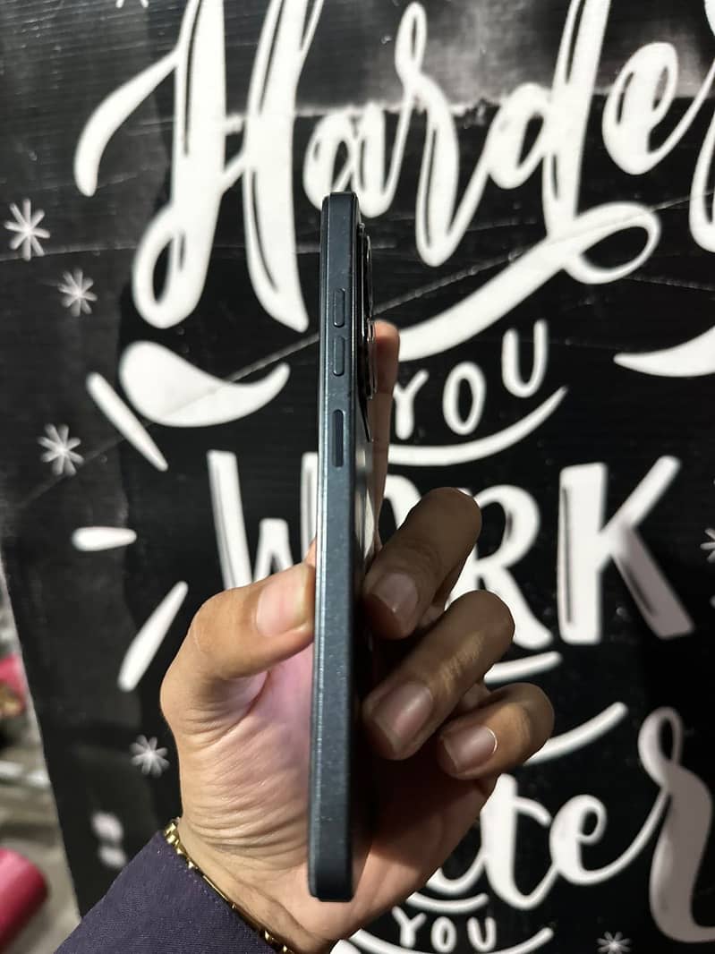 Tecno Spark 20 3