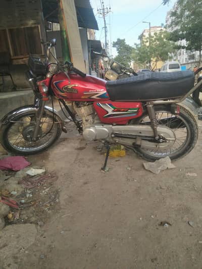 united 125 Karachi number