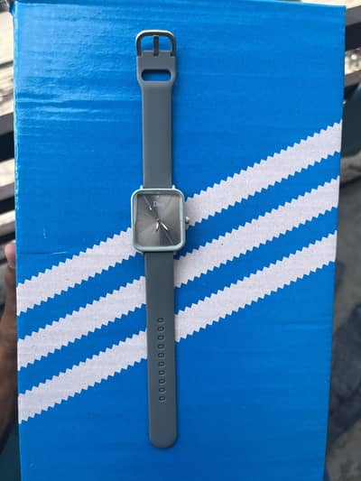 Ladies hand watch