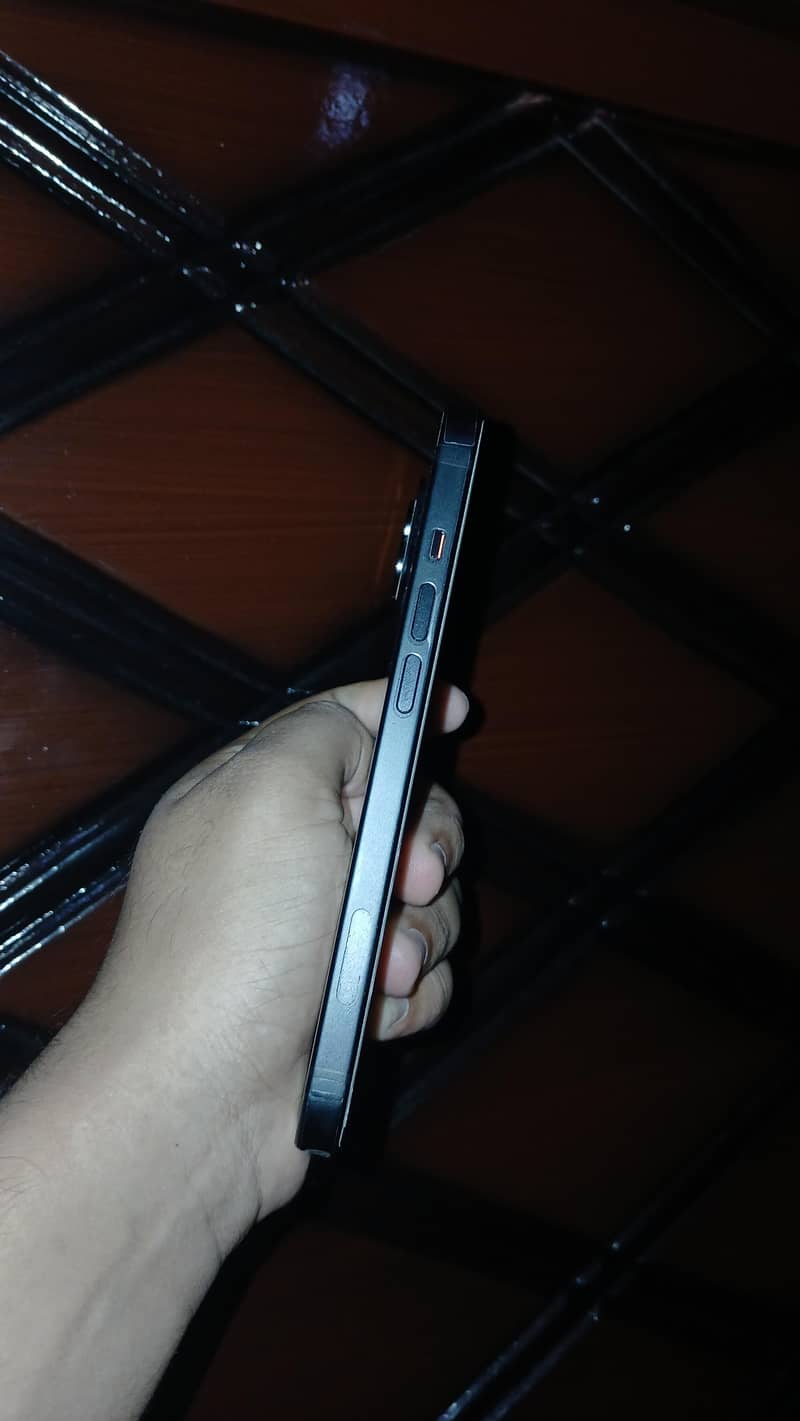 Apple iPhone 15 3