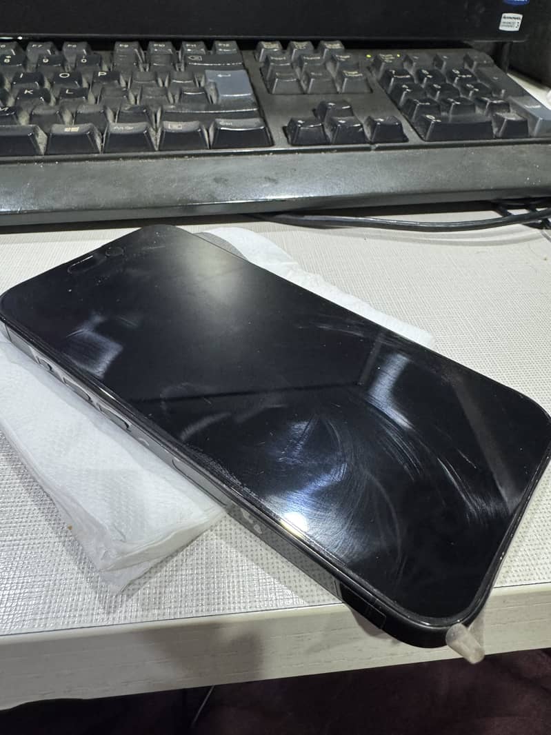 Apple iPhone 15 Pro 4