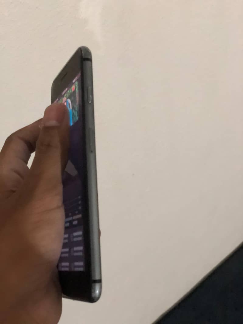 Apple iPhone 8 Plus 0