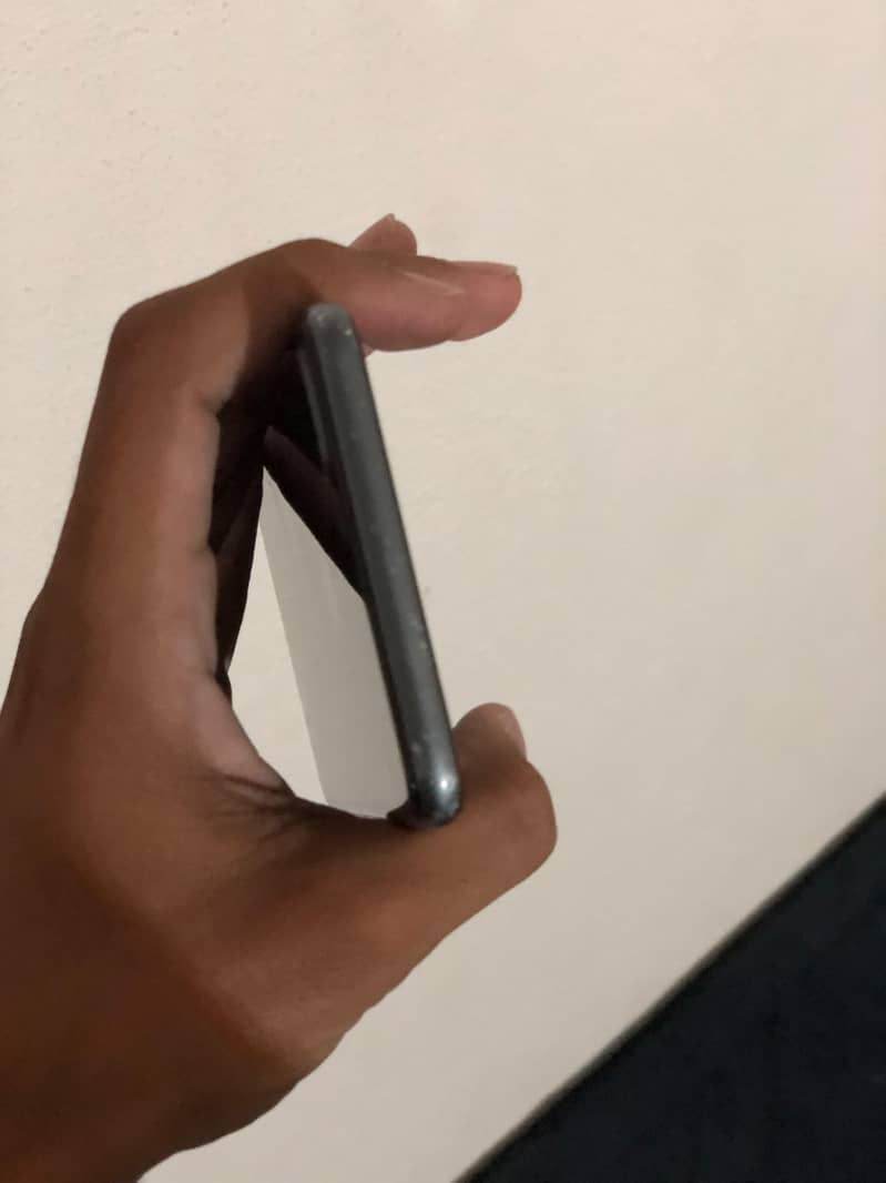 Apple iPhone 8 Plus 3