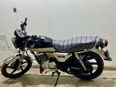 Honda CG 150cc black colour 2025. contact 03369800157