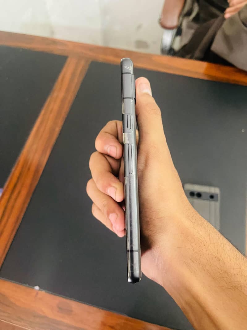 Google Pixel 7a 2