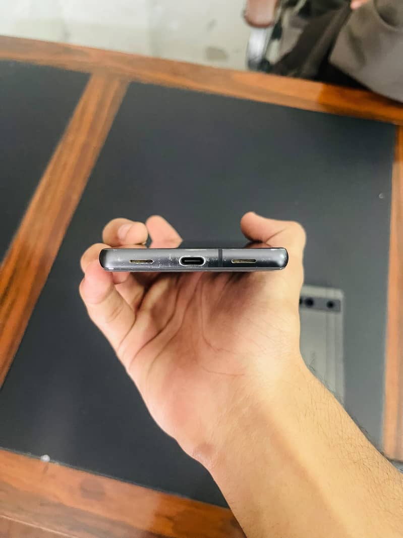 Google Pixel 7a 5