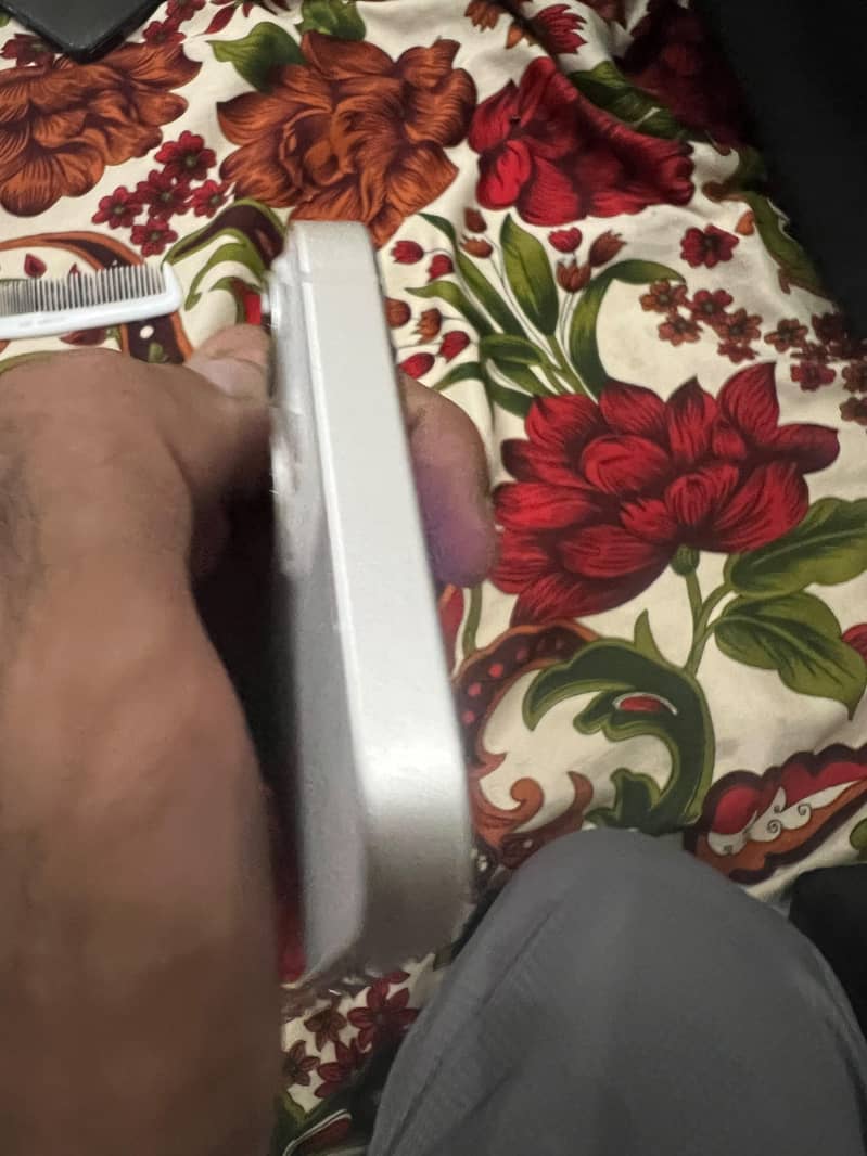 Apple iPhone 13 2