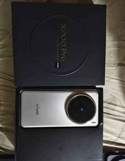 vivo x 200 Pro Mobile 12/512 gb with Full Box urgent sale