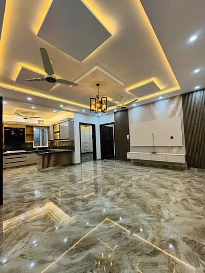 10 MARLA LUXURY HOUSE FOR SALE IN FAISAL TOWN BLOCK A