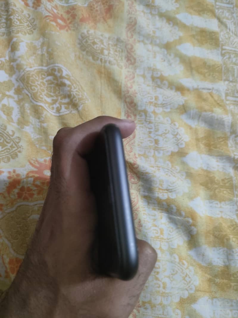 Apple iPhone 11 6