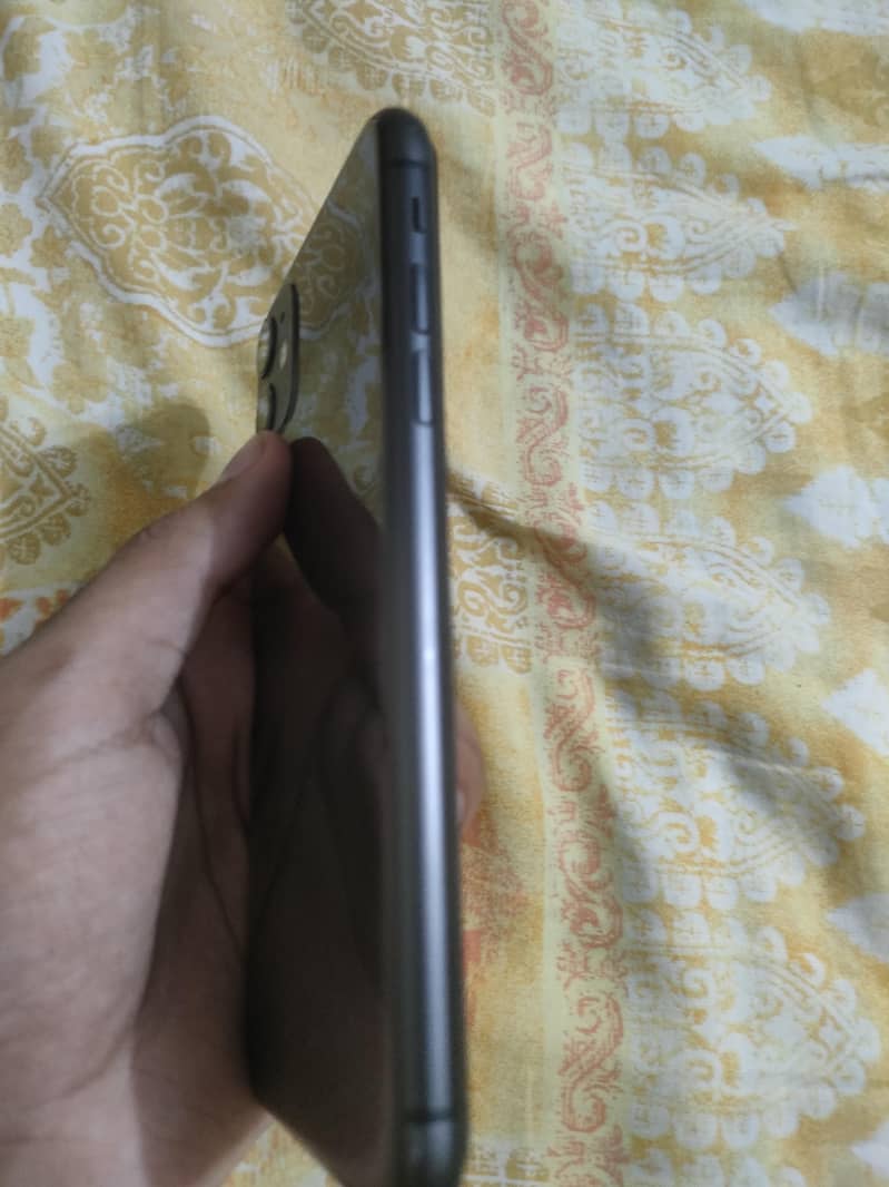Apple iPhone 11 8
