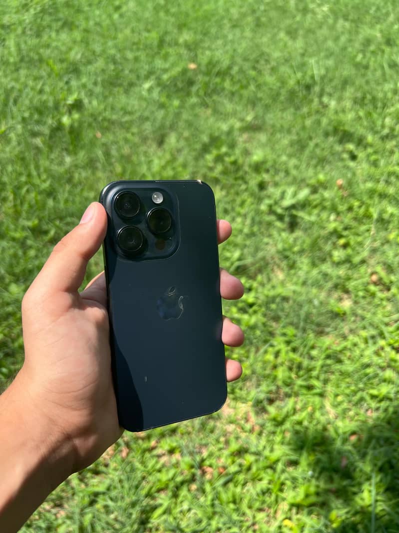 Apple iPhone 15 Pro 2