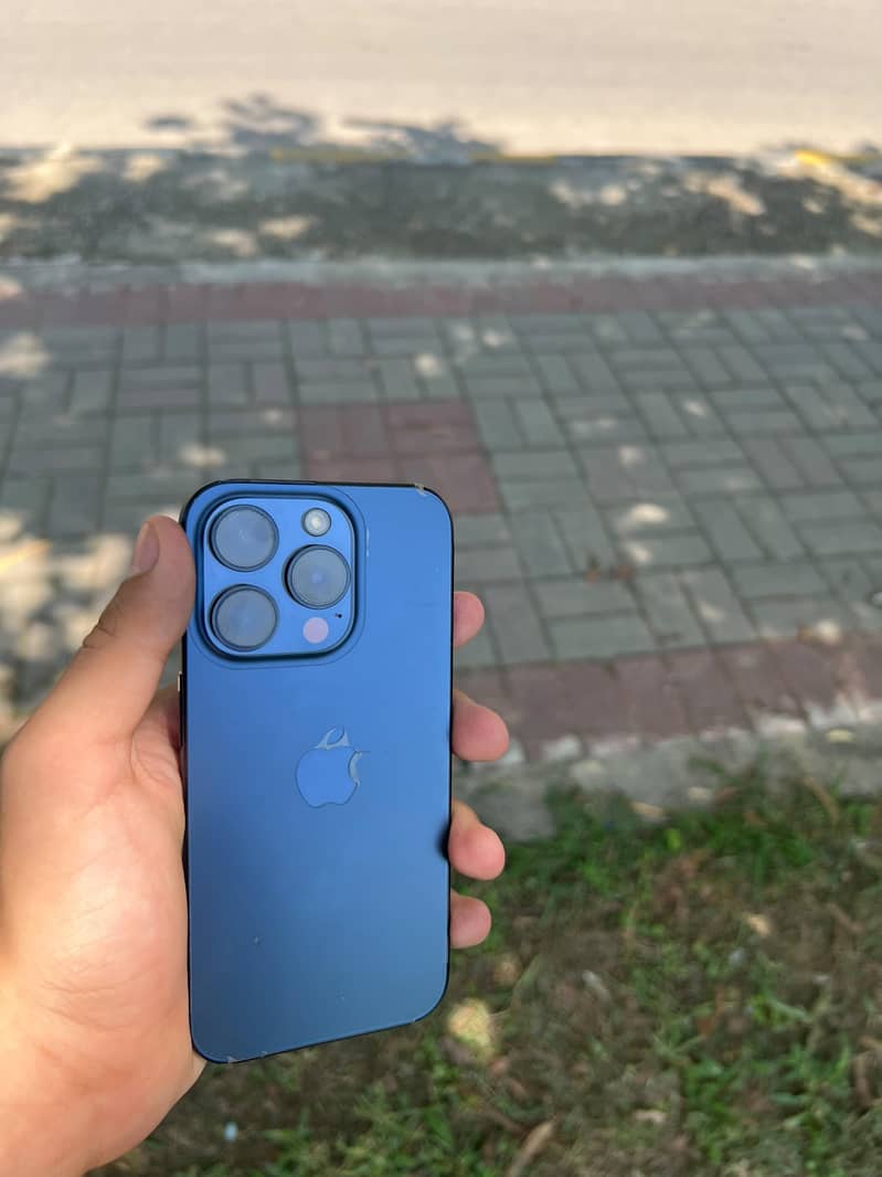 Apple iPhone 15 Pro 6