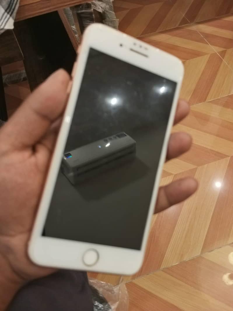 iPhone 8 plus 4