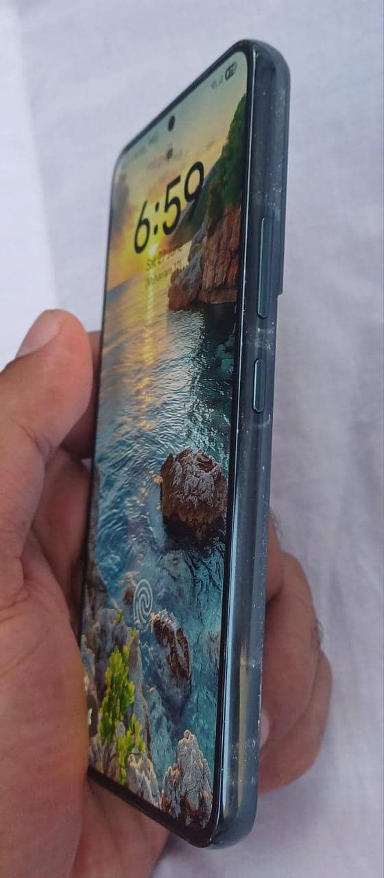 Samsung Mobile S22 1