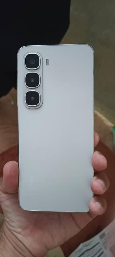 Infinix hot60i