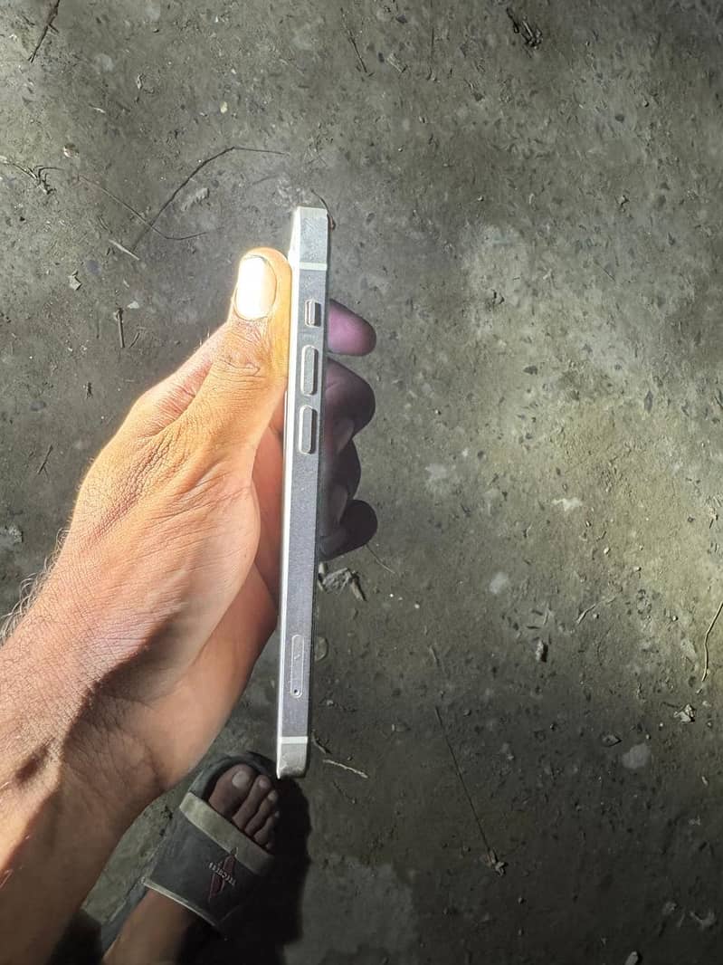 Apple iPhone 12 5
