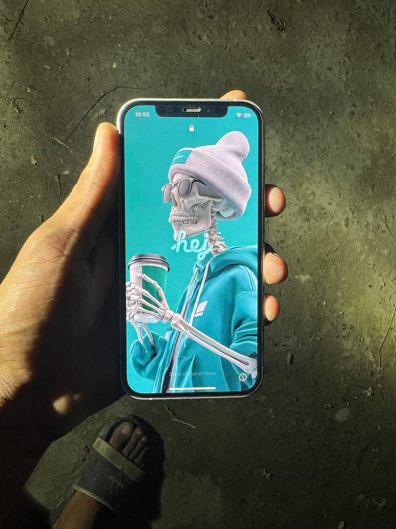Apple iPhone 12 6