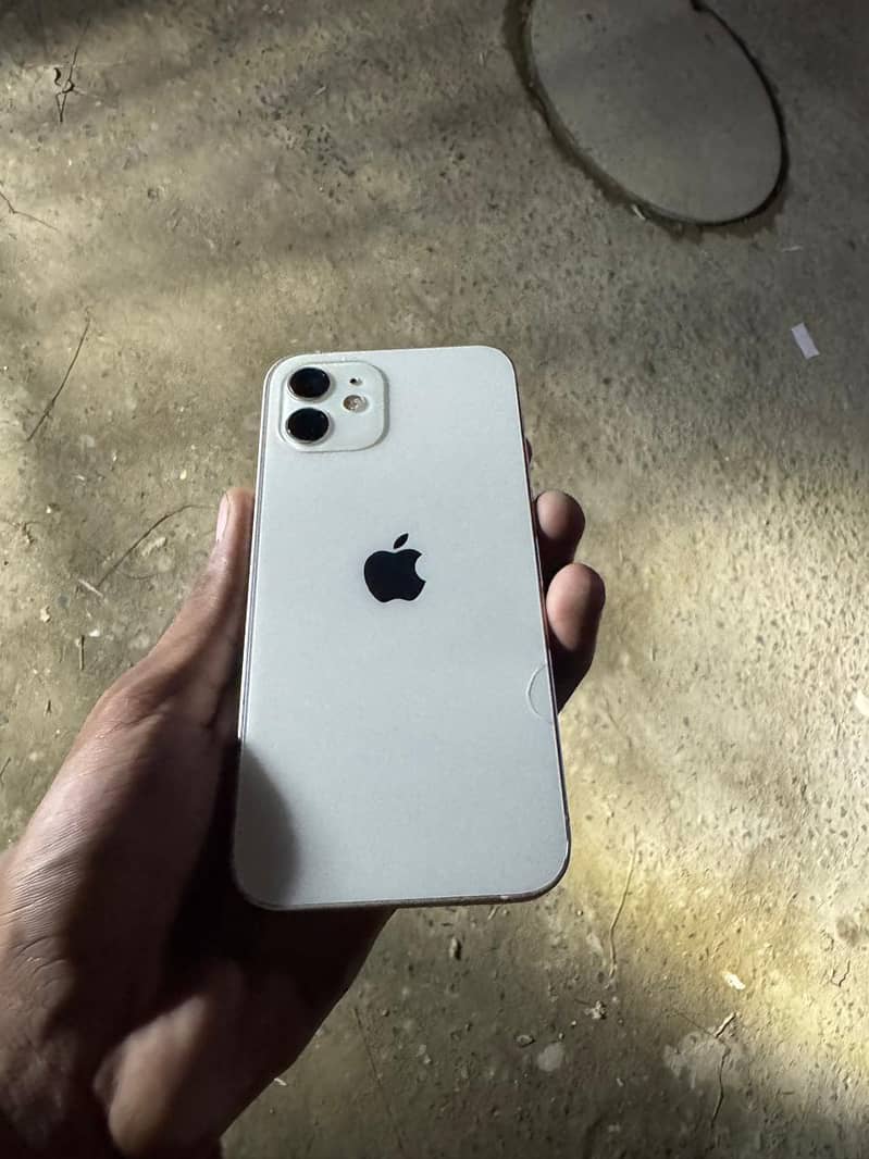 Apple iPhone 12 7