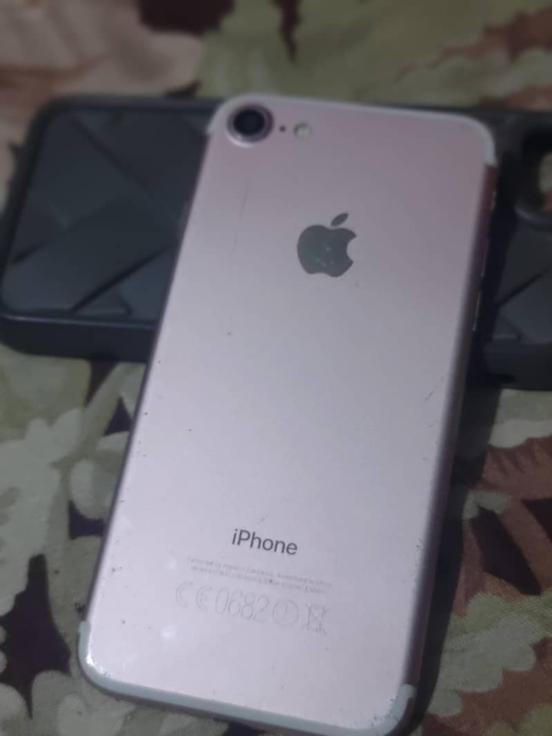 Apple iPhone 7 0