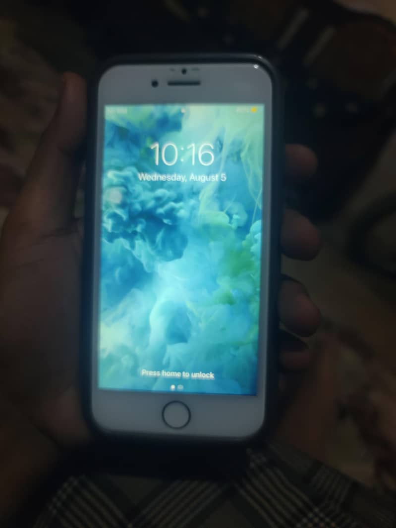 Apple iPhone 7 1