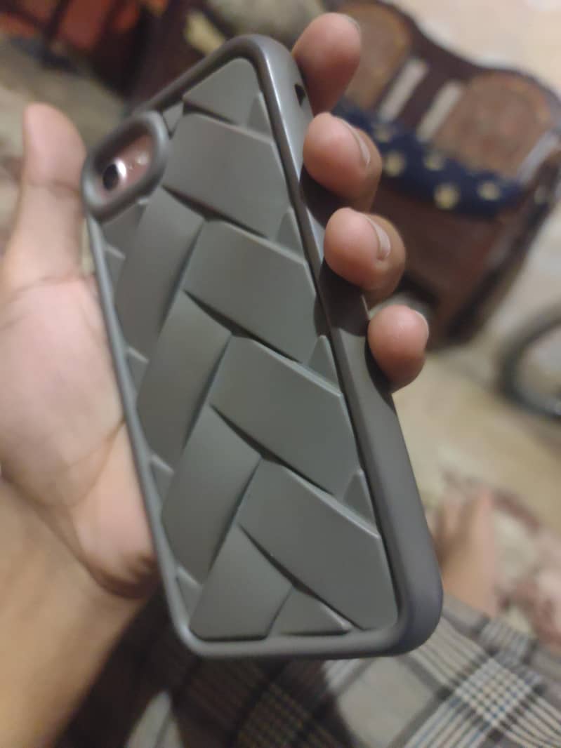 Apple iPhone 7 2