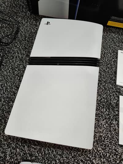 Play station (PS5) slim disc edditon urgent sale