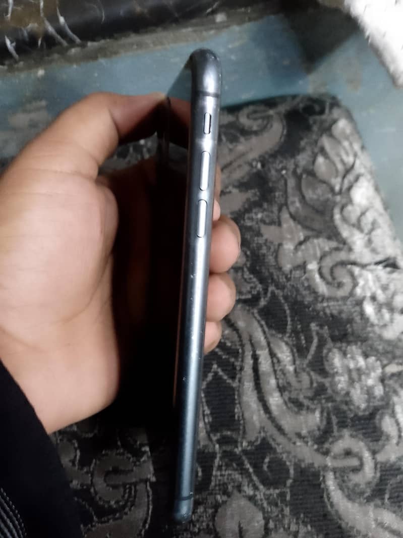 Apple iPhone 11 1