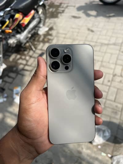 Apple iPhone 15 Pro Max non sim slot