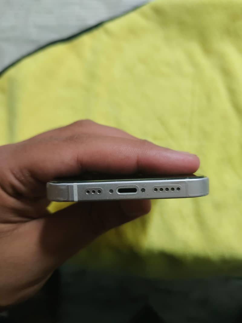 Apple iPhone 13 1