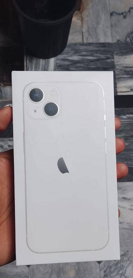 Apple iPhone 13 7