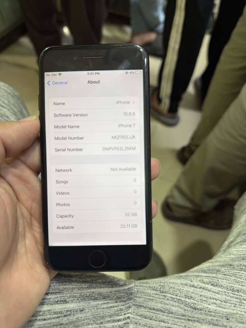 Apple iPhone 7 0