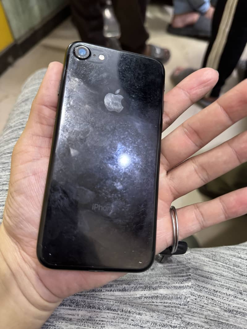 Apple iPhone 7 1