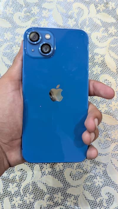 Apple iPhone 13