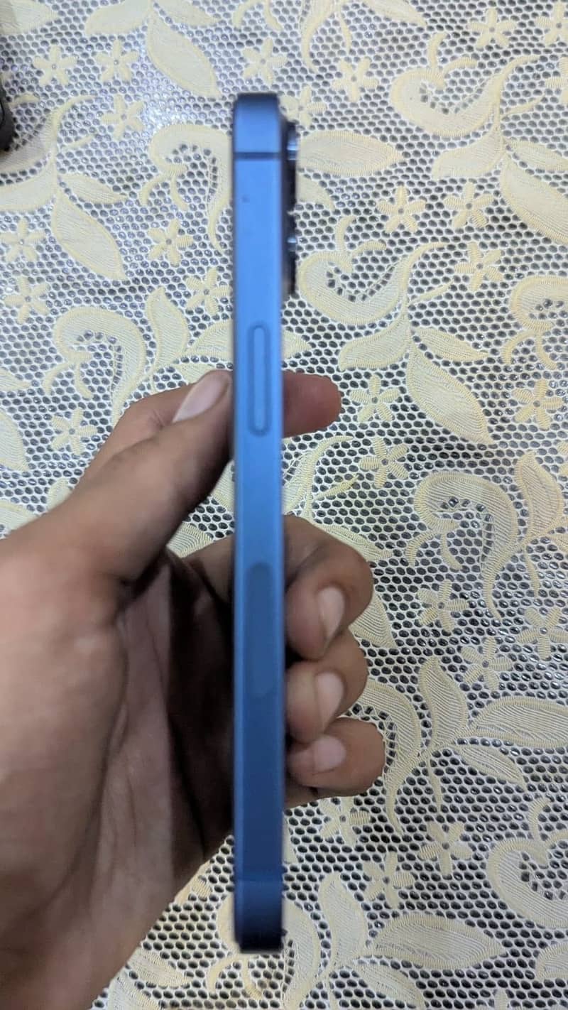 Apple iPhone 13 3