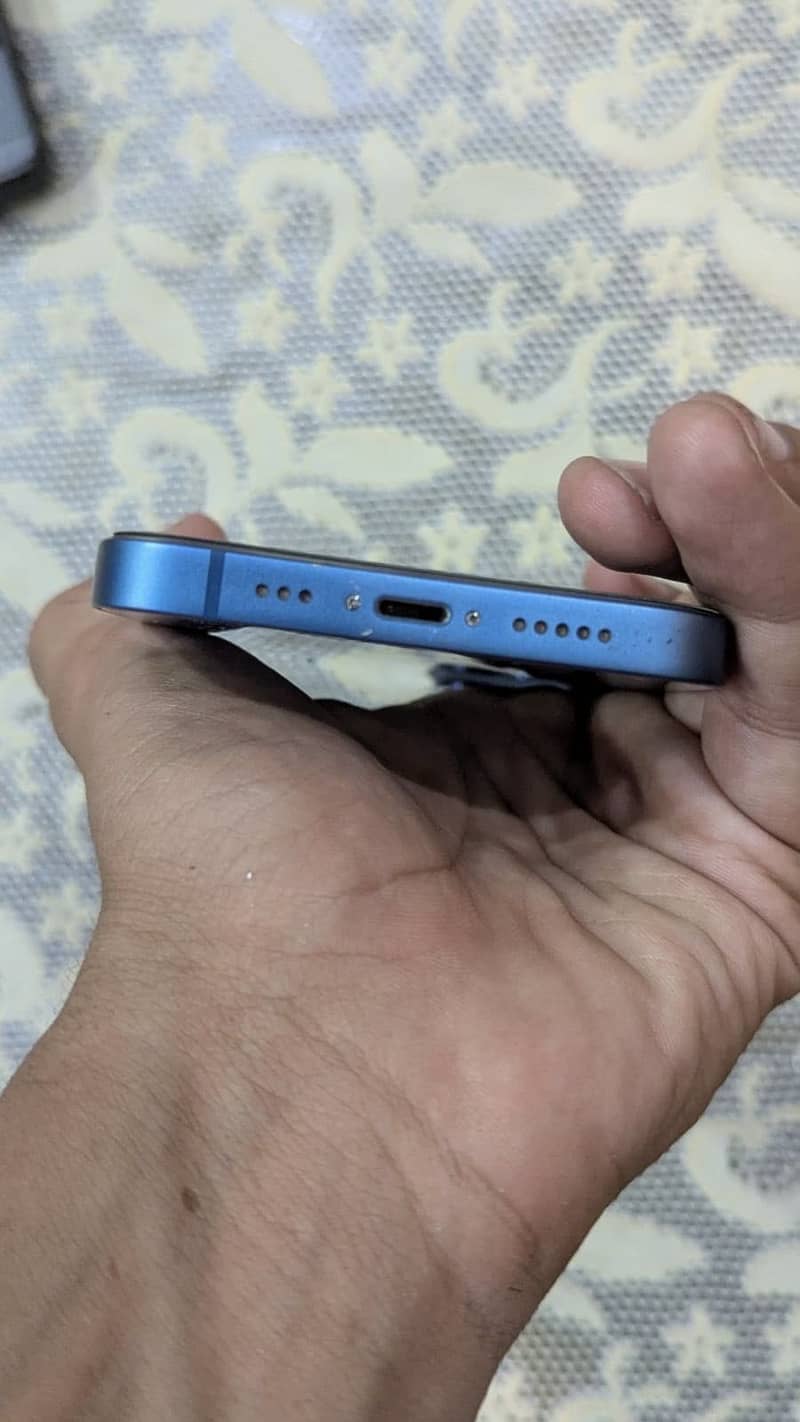 Apple iPhone 13 5