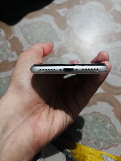 Apple iPhone SE