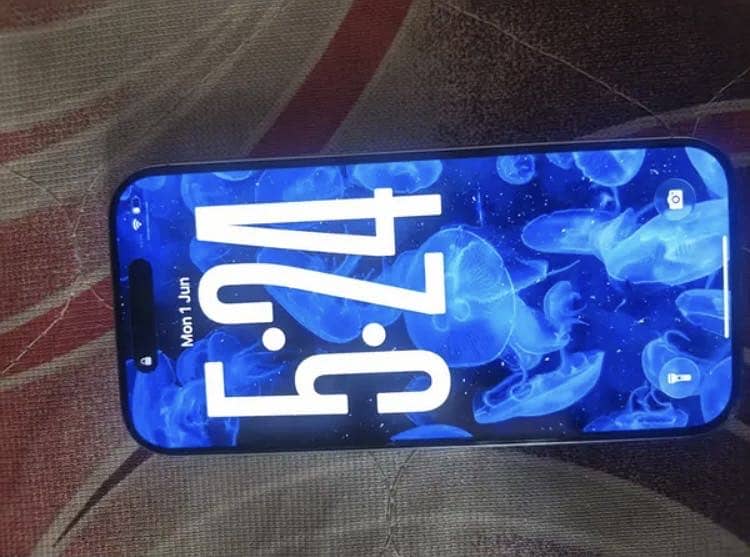 IPhone 16 pro 1
