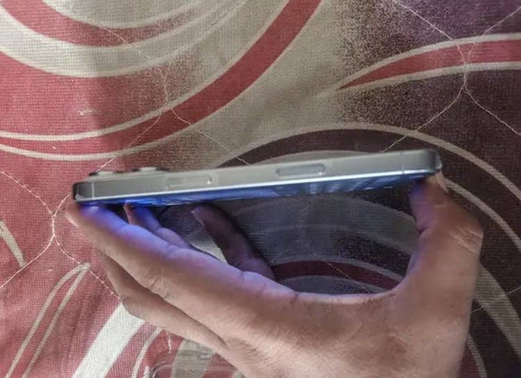 IPhone 16 pro 2