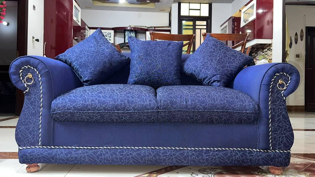 Clean sofa set 0